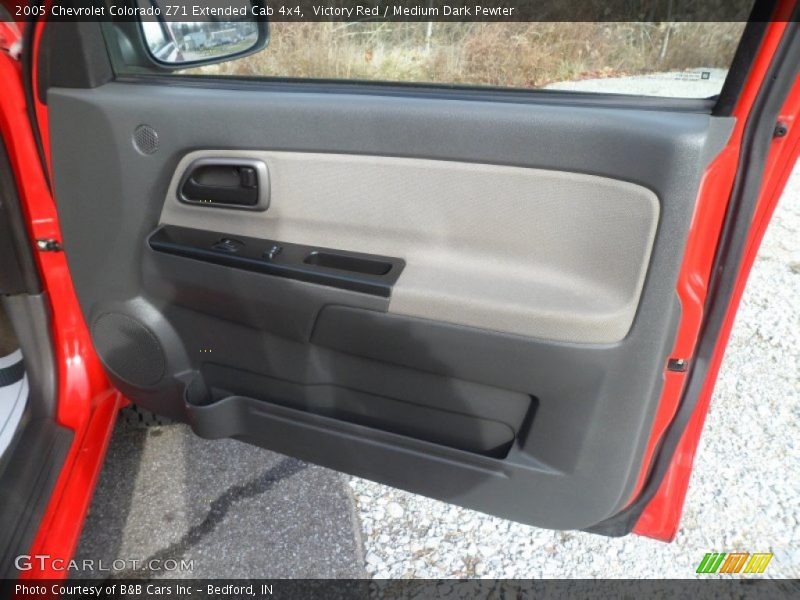 Victory Red / Medium Dark Pewter 2005 Chevrolet Colorado Z71 Extended Cab 4x4