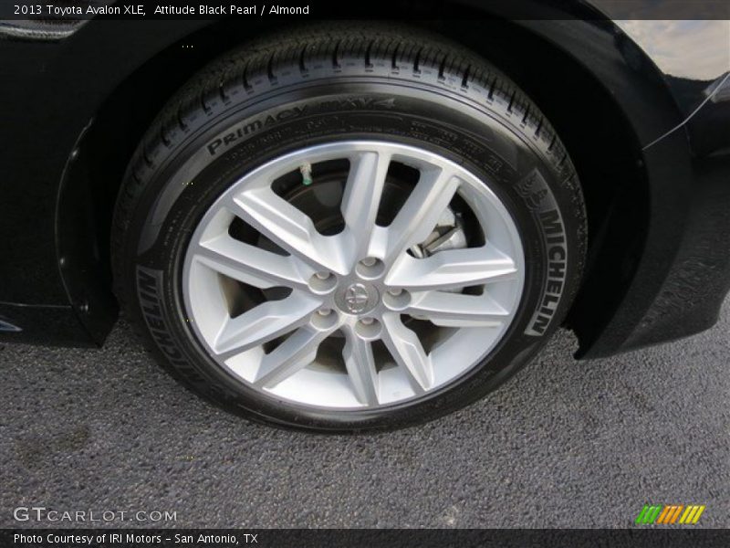 Attitude Black Pearl / Almond 2013 Toyota Avalon XLE
