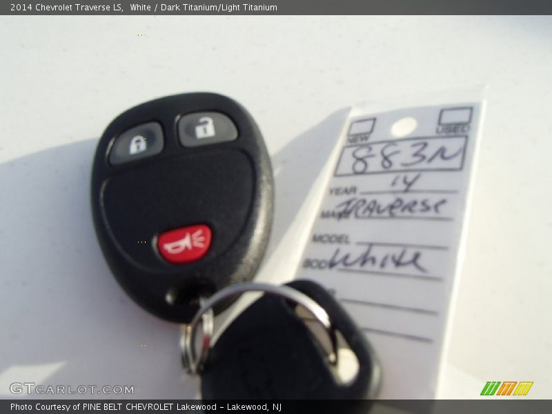 White / Dark Titanium/Light Titanium 2014 Chevrolet Traverse LS