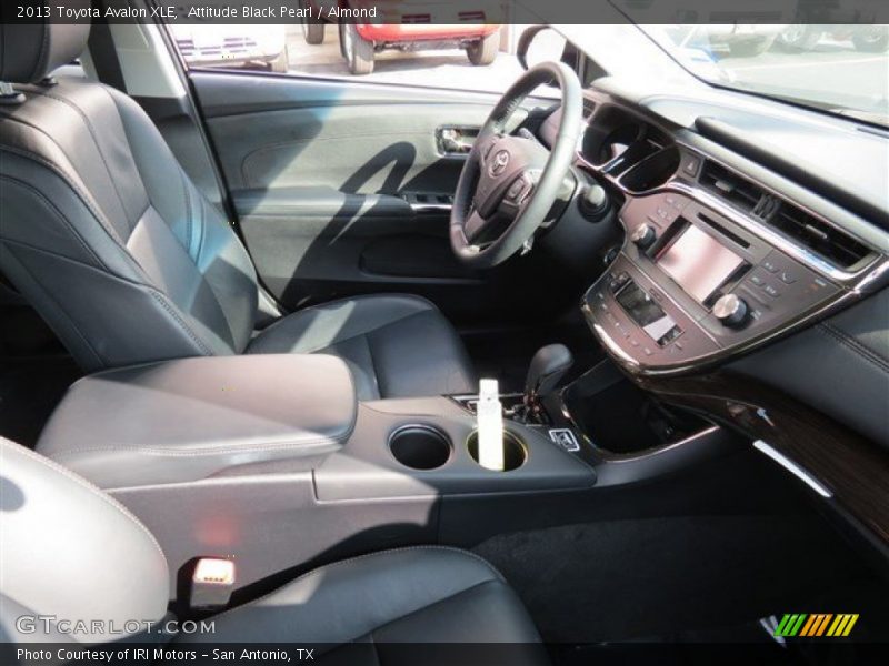 Attitude Black Pearl / Almond 2013 Toyota Avalon XLE