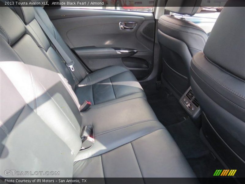 Attitude Black Pearl / Almond 2013 Toyota Avalon XLE