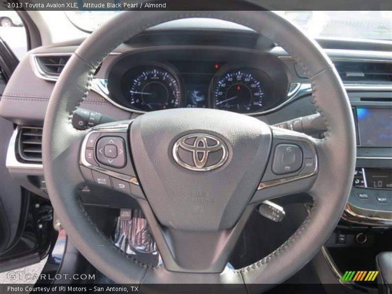 Attitude Black Pearl / Almond 2013 Toyota Avalon XLE