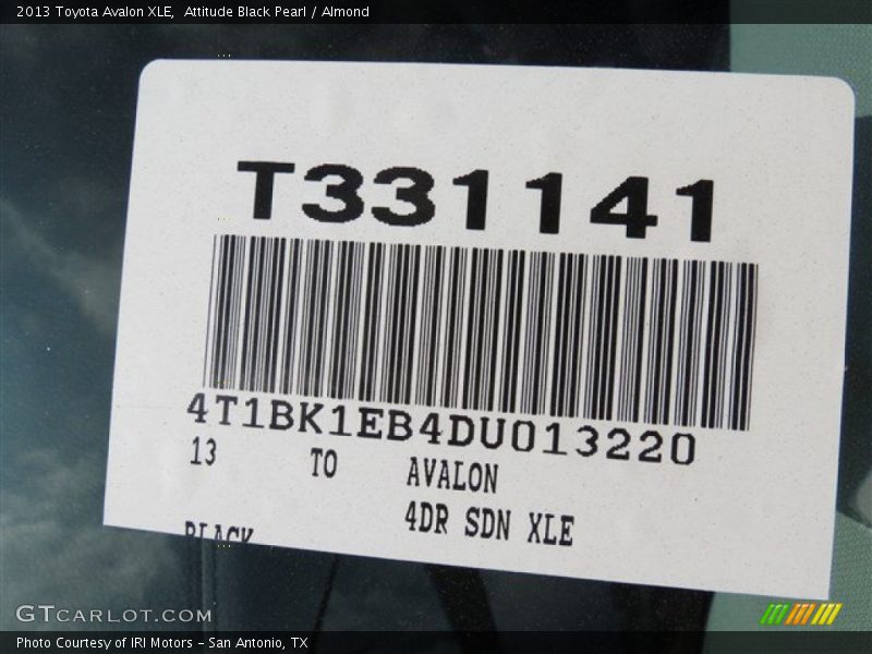 Attitude Black Pearl / Almond 2013 Toyota Avalon XLE