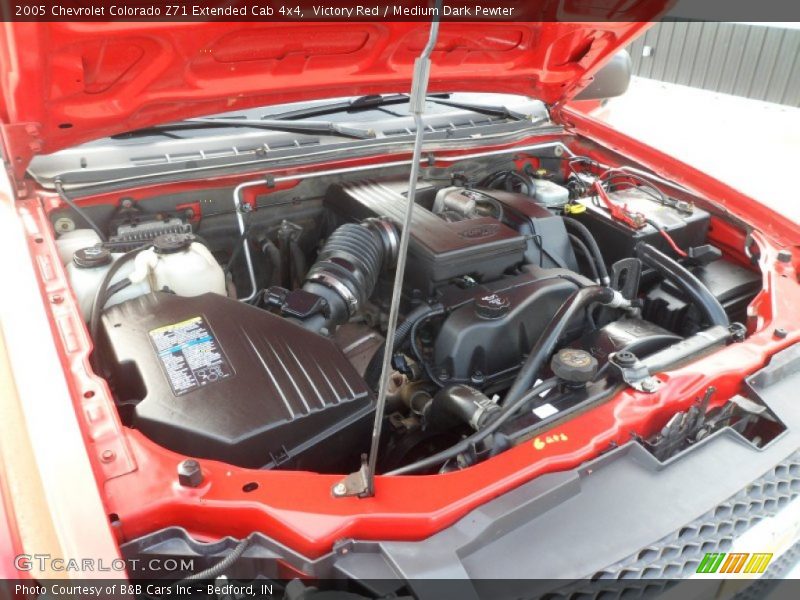 Victory Red / Medium Dark Pewter 2005 Chevrolet Colorado Z71 Extended Cab 4x4