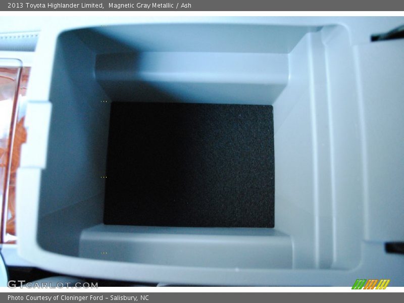 Magnetic Gray Metallic / Ash 2013 Toyota Highlander Limited