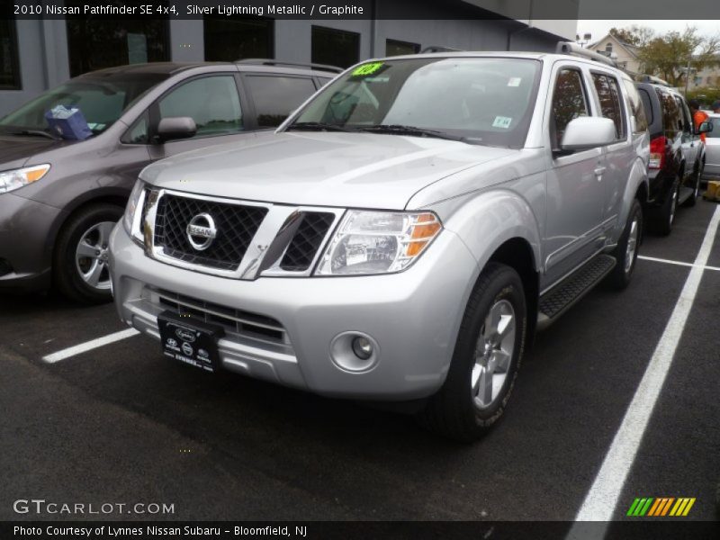 Silver Lightning Metallic / Graphite 2010 Nissan Pathfinder SE 4x4