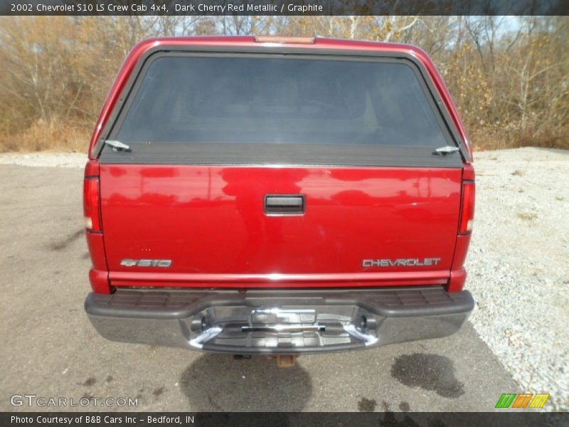 Dark Cherry Red Metallic / Graphite 2002 Chevrolet S10 LS Crew Cab 4x4