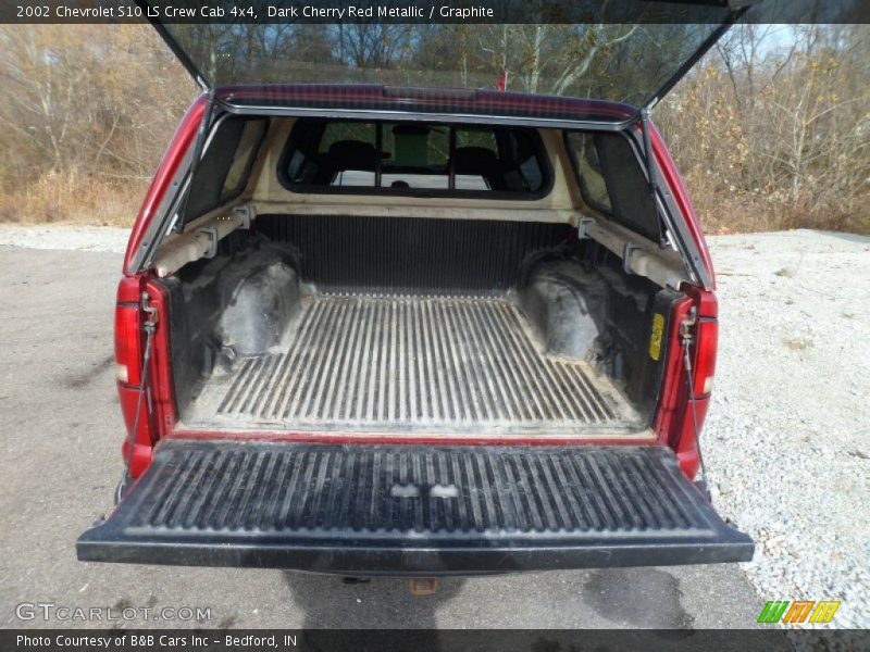 Dark Cherry Red Metallic / Graphite 2002 Chevrolet S10 LS Crew Cab 4x4