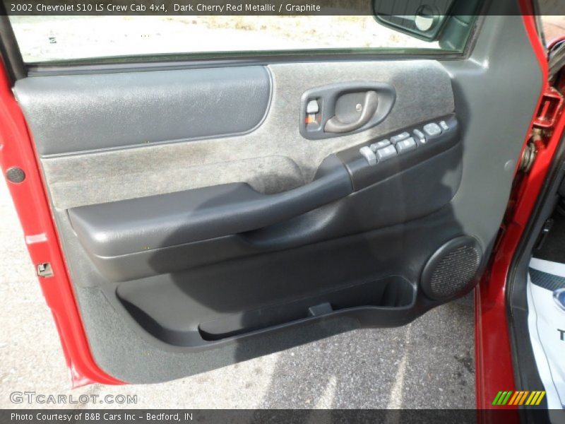 Dark Cherry Red Metallic / Graphite 2002 Chevrolet S10 LS Crew Cab 4x4
