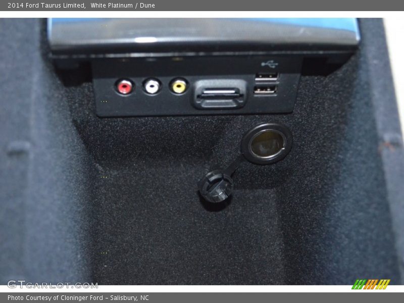 White Platinum / Dune 2014 Ford Taurus Limited