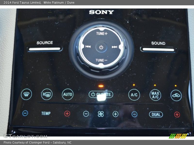White Platinum / Dune 2014 Ford Taurus Limited