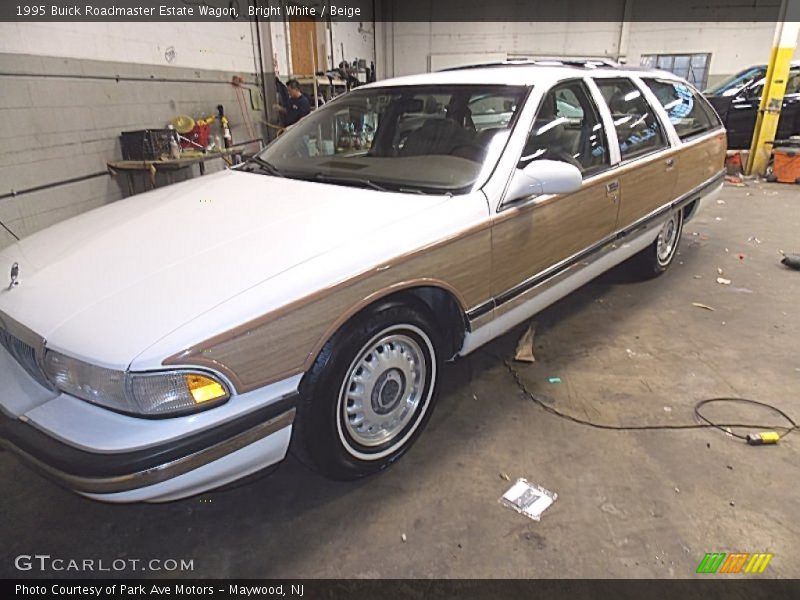 Bright White / Beige 1995 Buick Roadmaster Estate Wagon