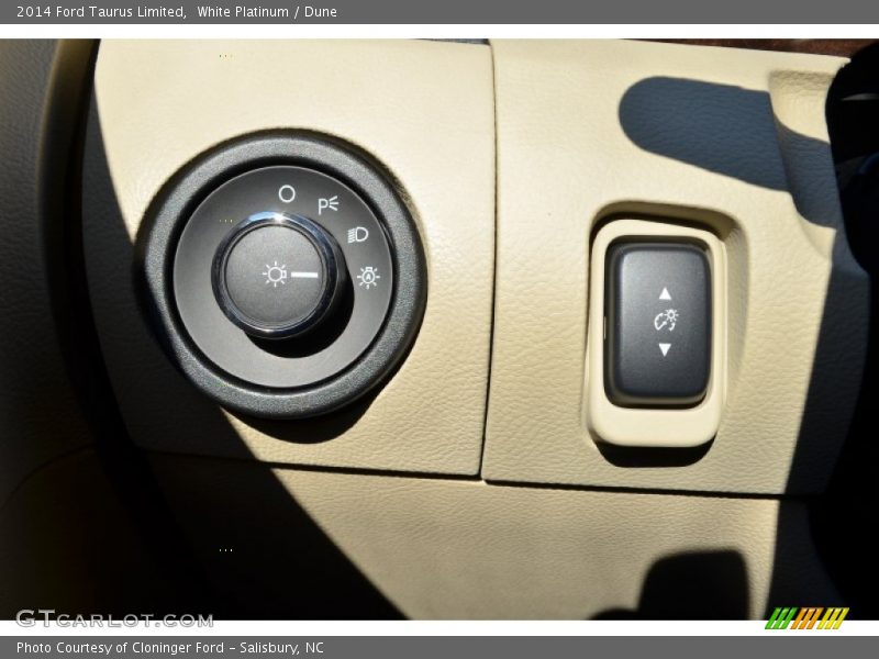 White Platinum / Dune 2014 Ford Taurus Limited