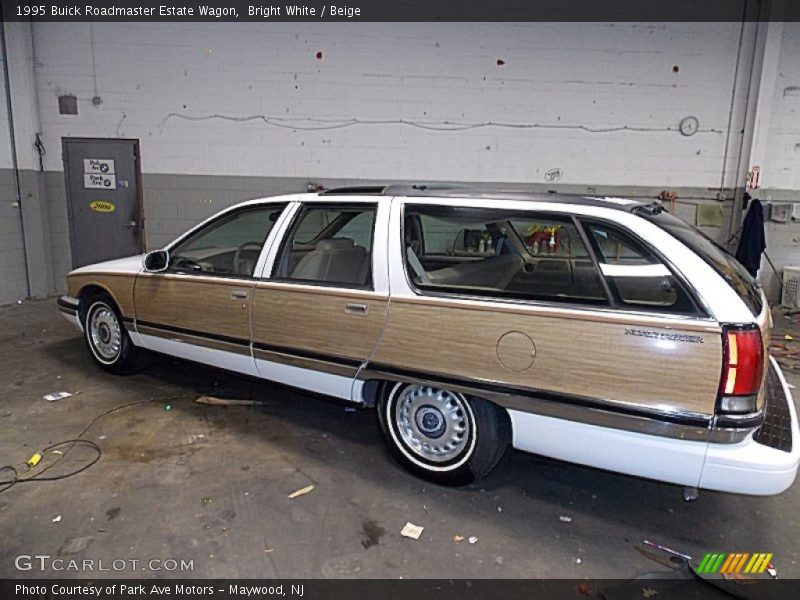  1995 Roadmaster Estate Wagon Bright White