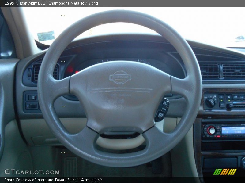 Champagne Metallic / Blond 1999 Nissan Altima SE