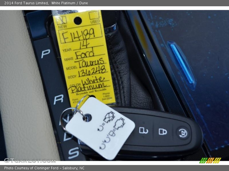 White Platinum / Dune 2014 Ford Taurus Limited