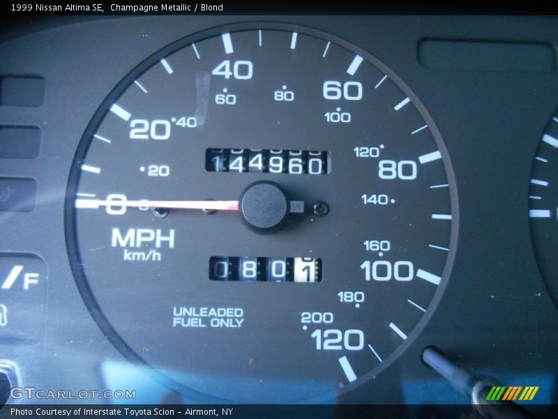 Champagne Metallic / Blond 1999 Nissan Altima SE