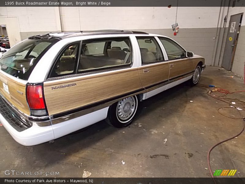 Bright White / Beige 1995 Buick Roadmaster Estate Wagon