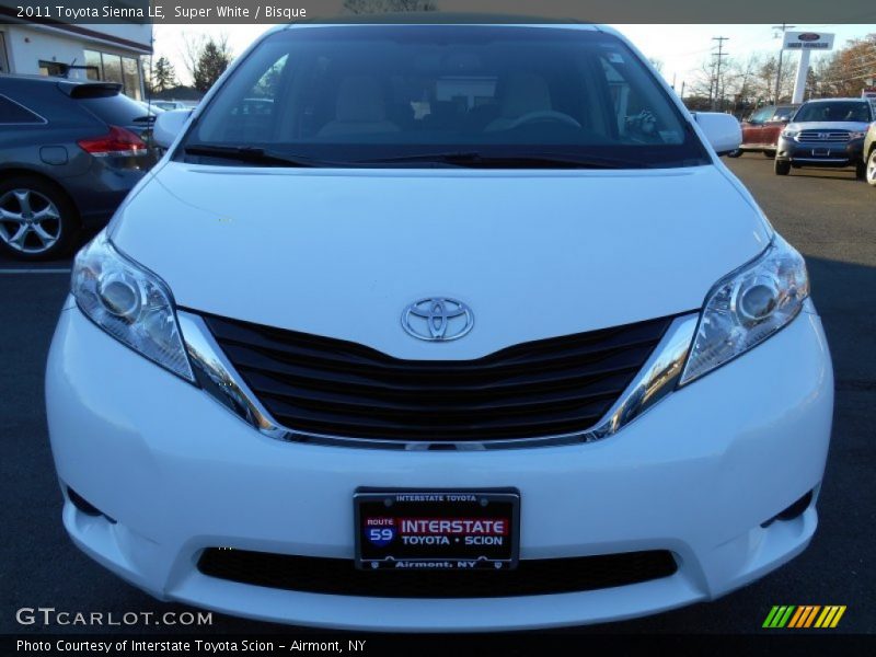 Super White / Bisque 2011 Toyota Sienna LE
