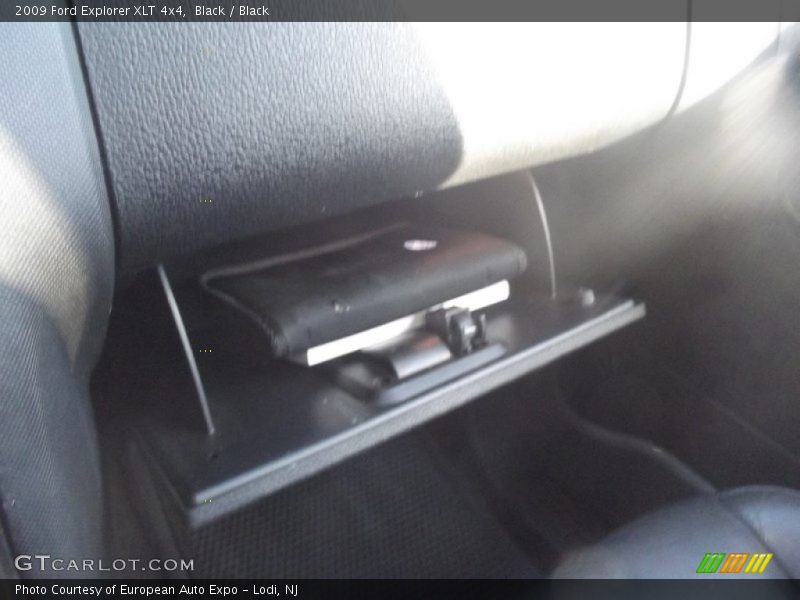 Black / Black 2009 Ford Explorer XLT 4x4