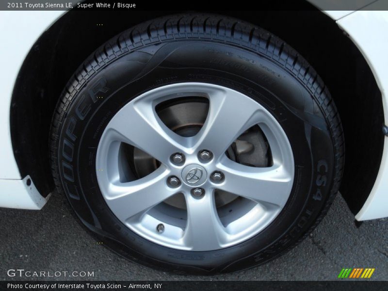 Super White / Bisque 2011 Toyota Sienna LE