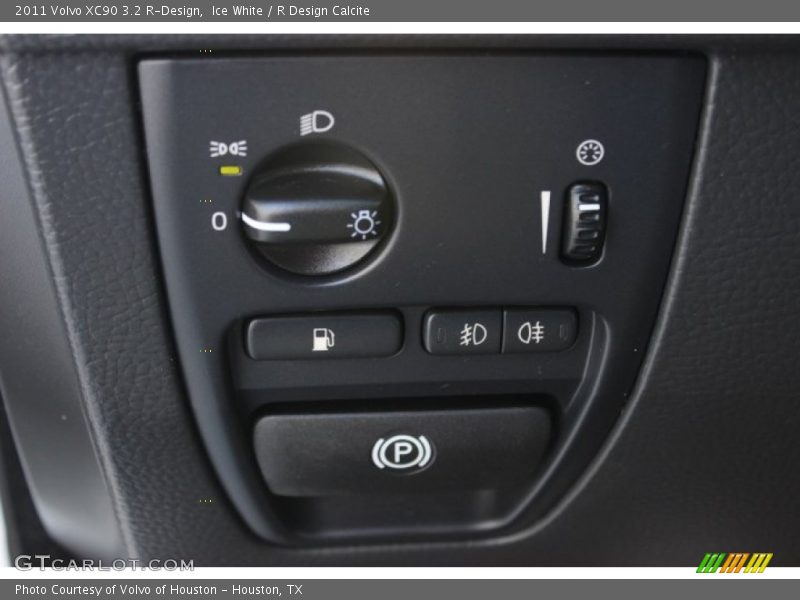 Controls of 2011 XC90 3.2 R-Design