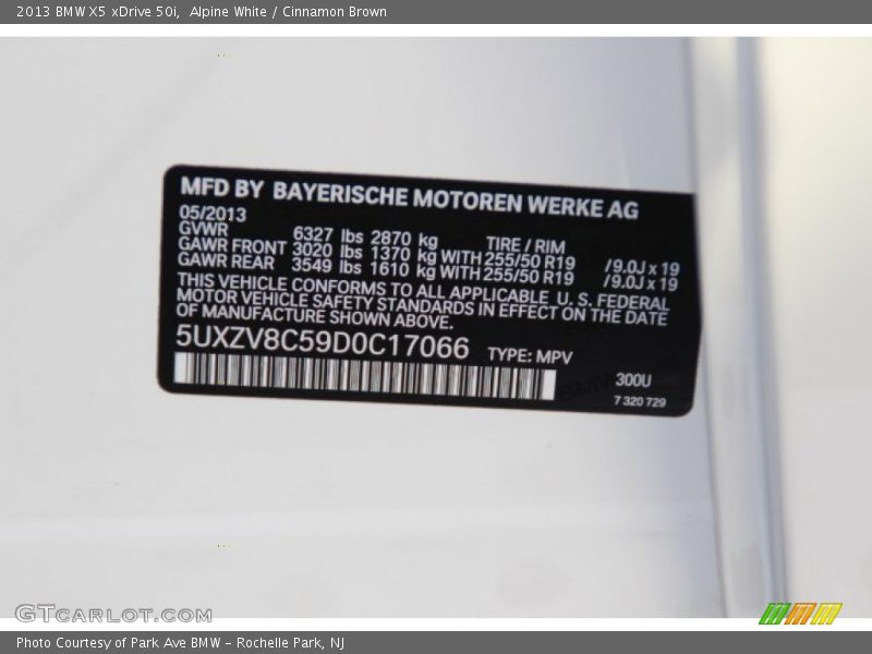 2013 X5 xDrive 50i Alpine White Color Code 300