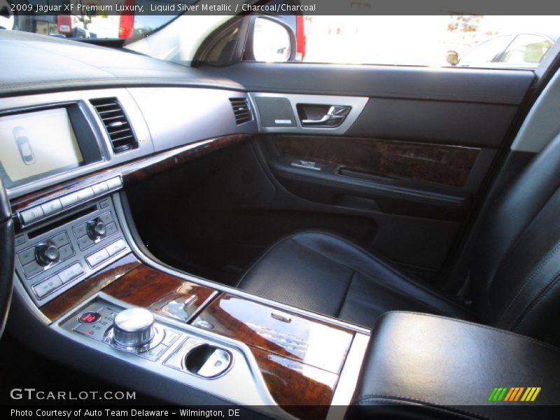 Liquid Silver Metallic / Charcoal/Charcoal 2009 Jaguar XF Premium Luxury