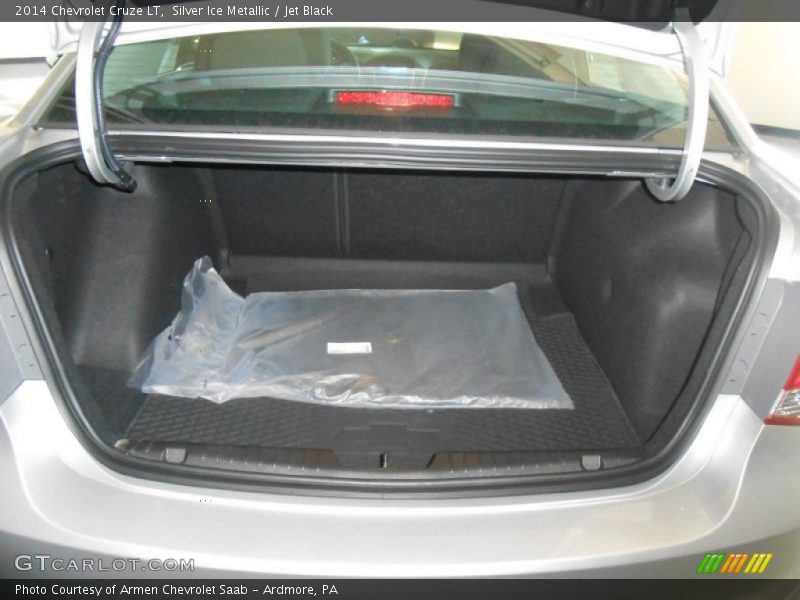 Silver Ice Metallic / Jet Black 2014 Chevrolet Cruze LT