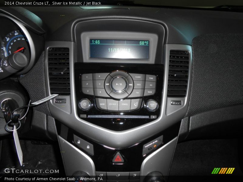 Silver Ice Metallic / Jet Black 2014 Chevrolet Cruze LT