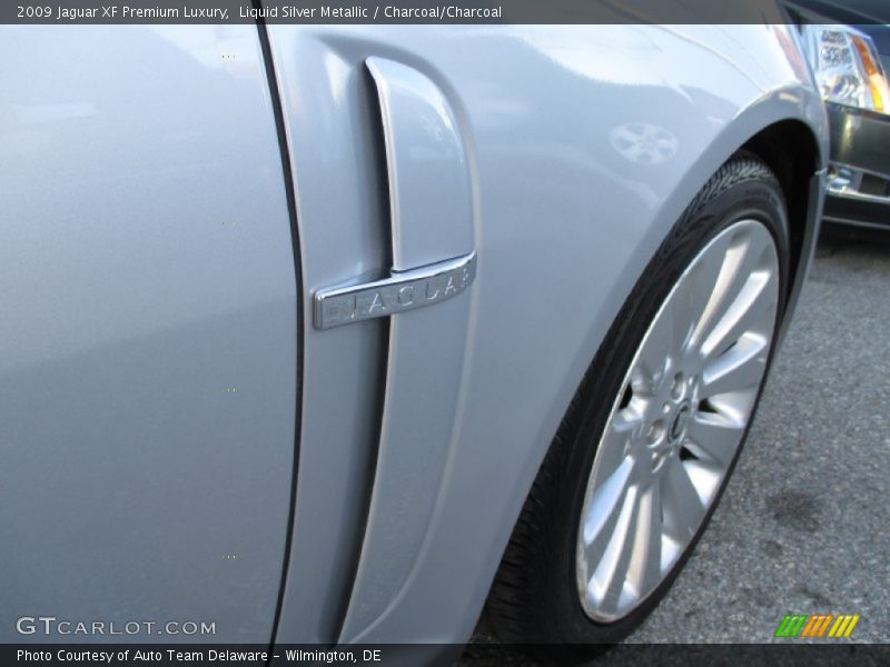 Liquid Silver Metallic / Charcoal/Charcoal 2009 Jaguar XF Premium Luxury