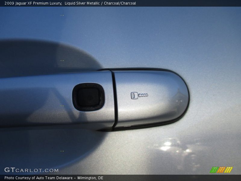 Liquid Silver Metallic / Charcoal/Charcoal 2009 Jaguar XF Premium Luxury