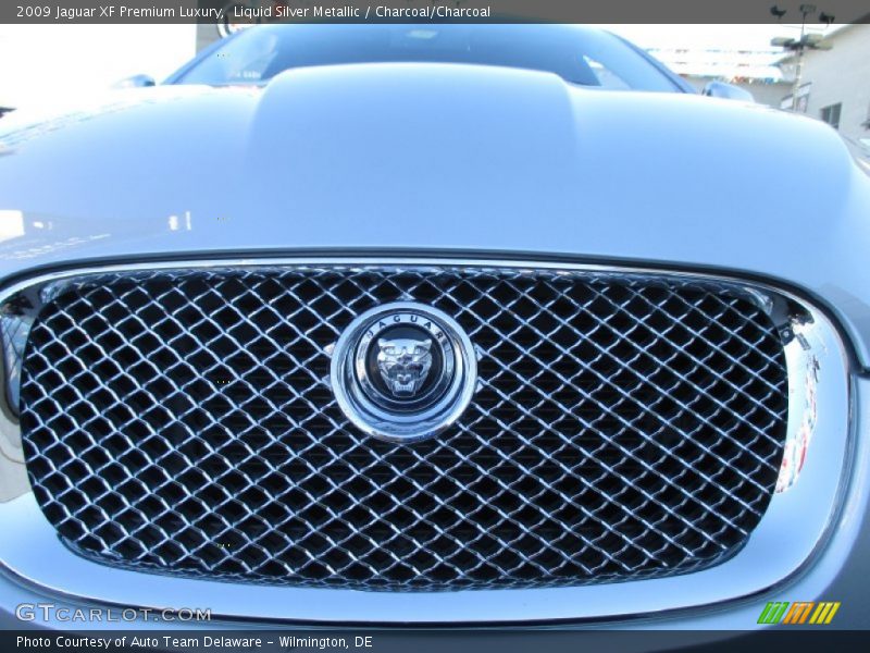 Liquid Silver Metallic / Charcoal/Charcoal 2009 Jaguar XF Premium Luxury
