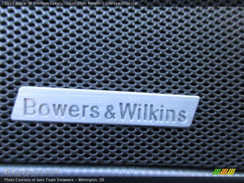 Liquid Silver Metallic / Charcoal/Charcoal 2009 Jaguar XF Premium Luxury