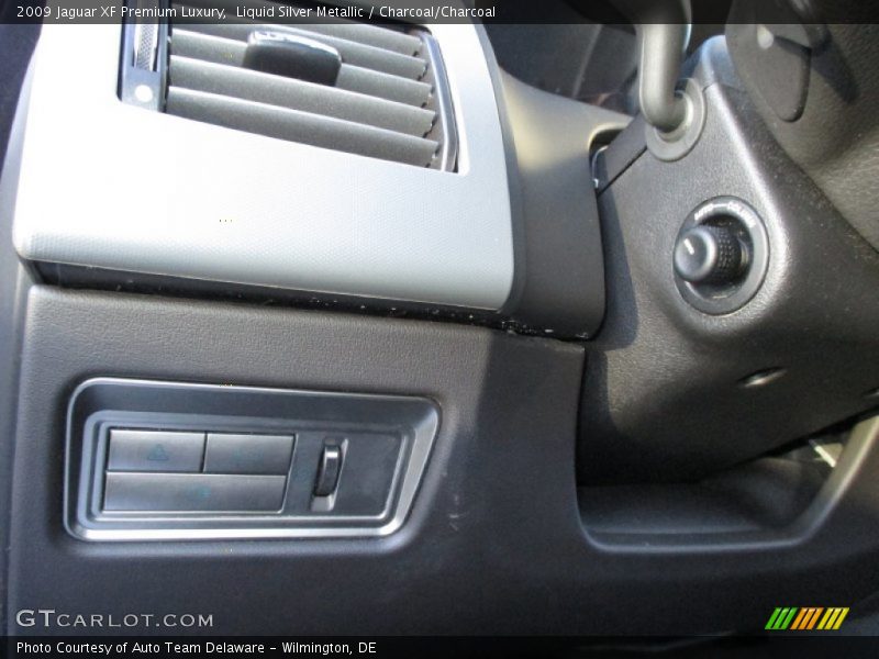 Liquid Silver Metallic / Charcoal/Charcoal 2009 Jaguar XF Premium Luxury