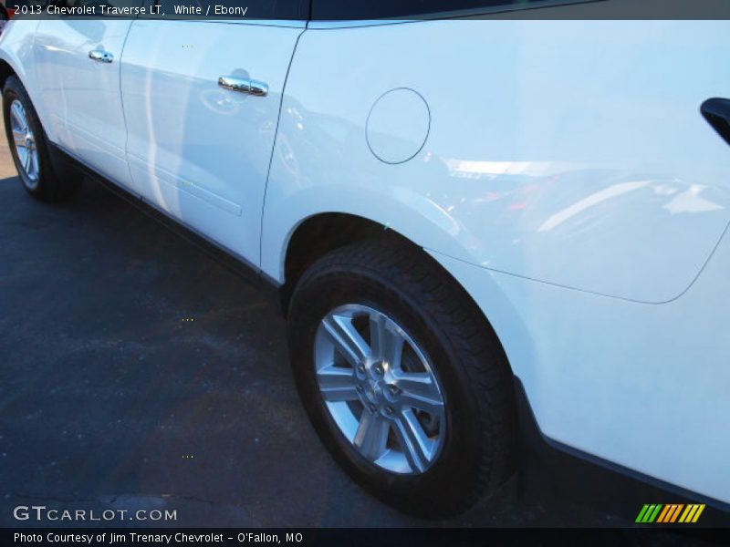 White / Ebony 2013 Chevrolet Traverse LT