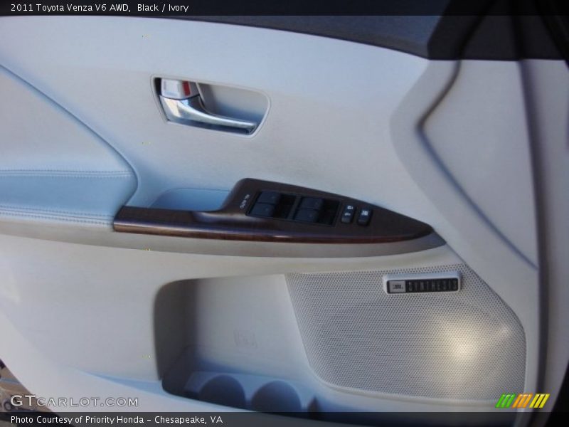 Black / Ivory 2011 Toyota Venza V6 AWD