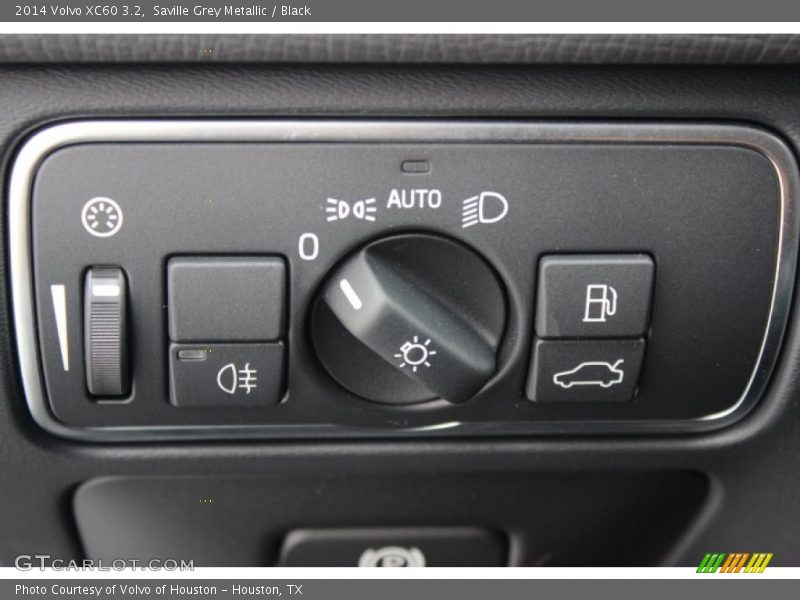 Saville Grey Metallic / Black 2014 Volvo XC60 3.2