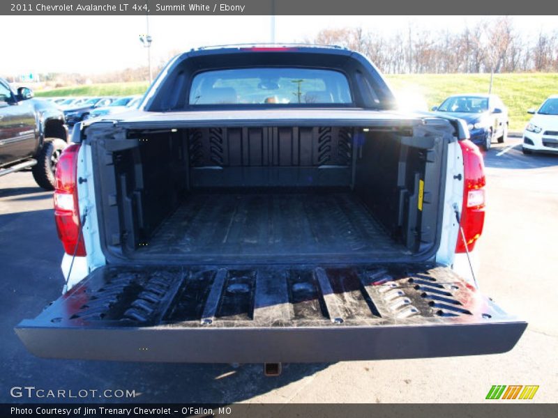 Summit White / Ebony 2011 Chevrolet Avalanche LT 4x4