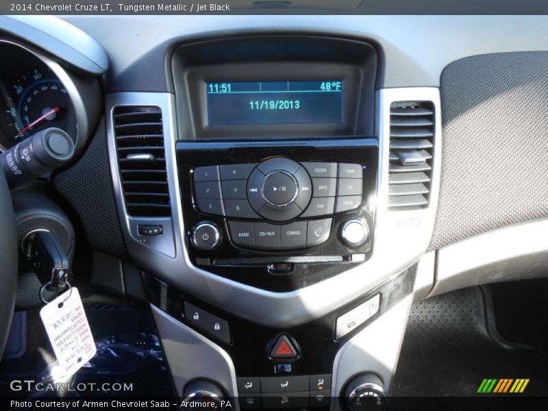 Tungsten Metallic / Jet Black 2014 Chevrolet Cruze LT