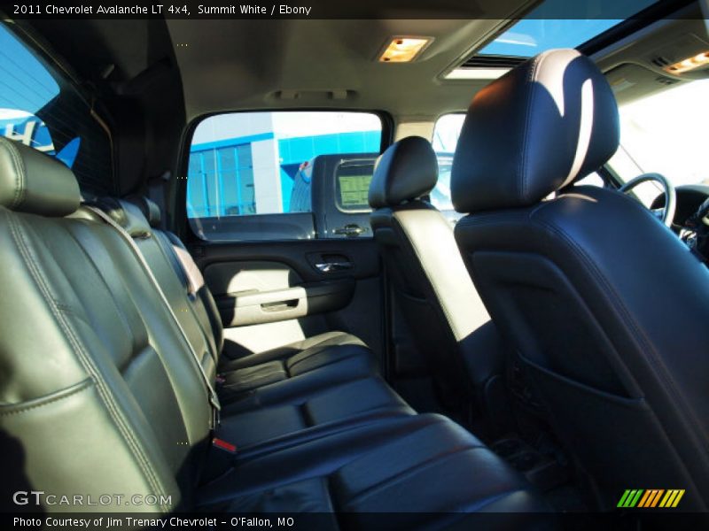 Summit White / Ebony 2011 Chevrolet Avalanche LT 4x4