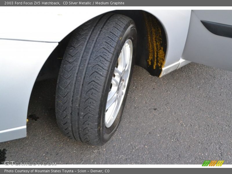 CD Silver Metallic / Medium Graphite 2003 Ford Focus ZX5 Hatchback