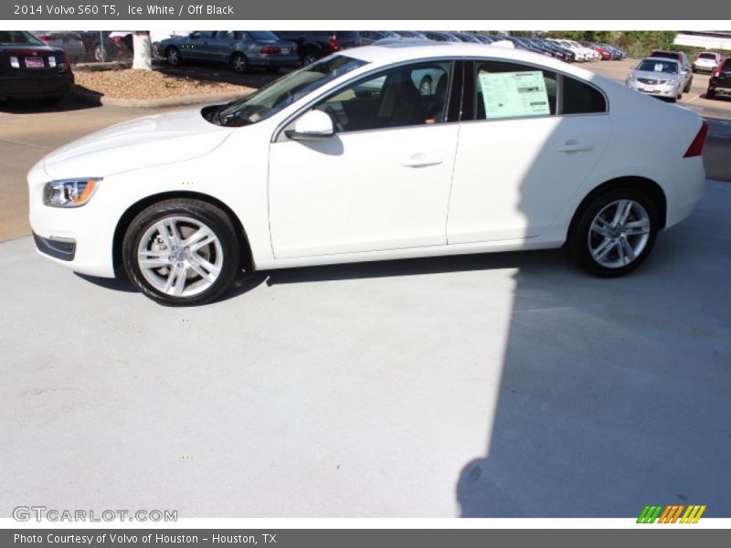 Ice White / Off Black 2014 Volvo S60 T5