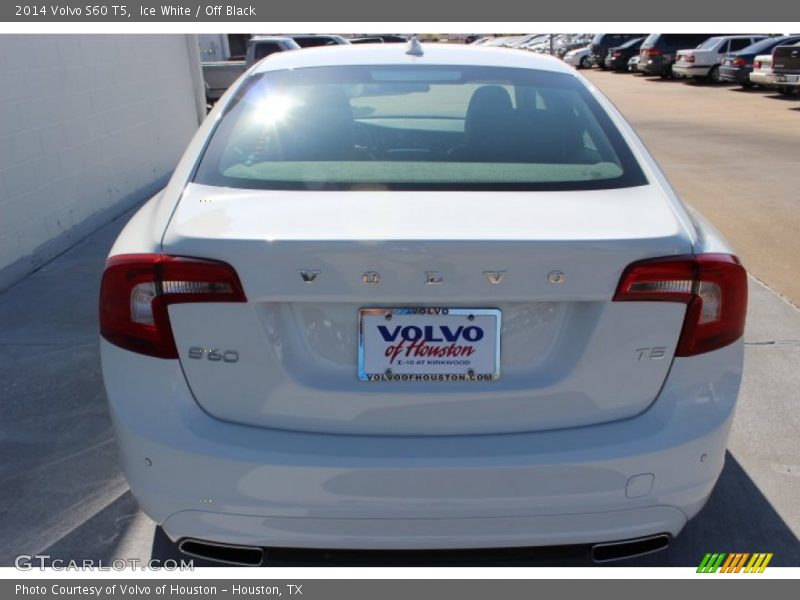 Ice White / Off Black 2014 Volvo S60 T5