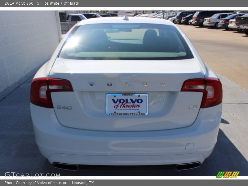 Ice White / Off Black 2014 Volvo S60 T5