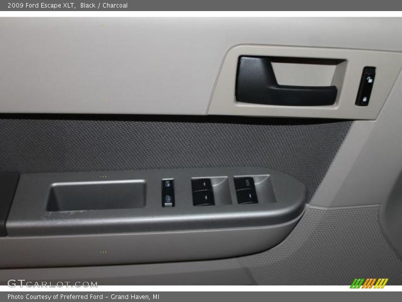 Black / Charcoal 2009 Ford Escape XLT