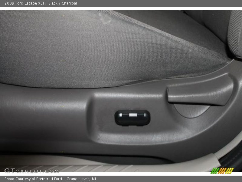 Black / Charcoal 2009 Ford Escape XLT