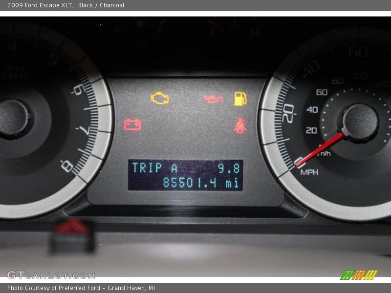 Black / Charcoal 2009 Ford Escape XLT