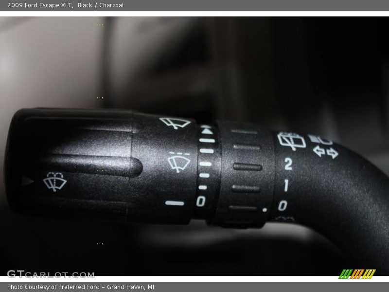 Black / Charcoal 2009 Ford Escape XLT