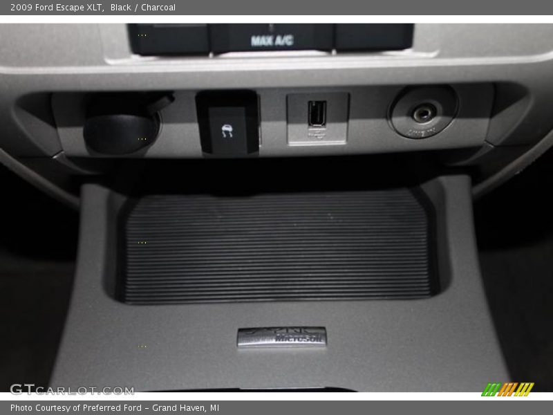 Black / Charcoal 2009 Ford Escape XLT